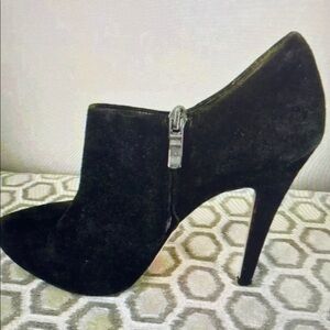 Elegant Black Suede Heels